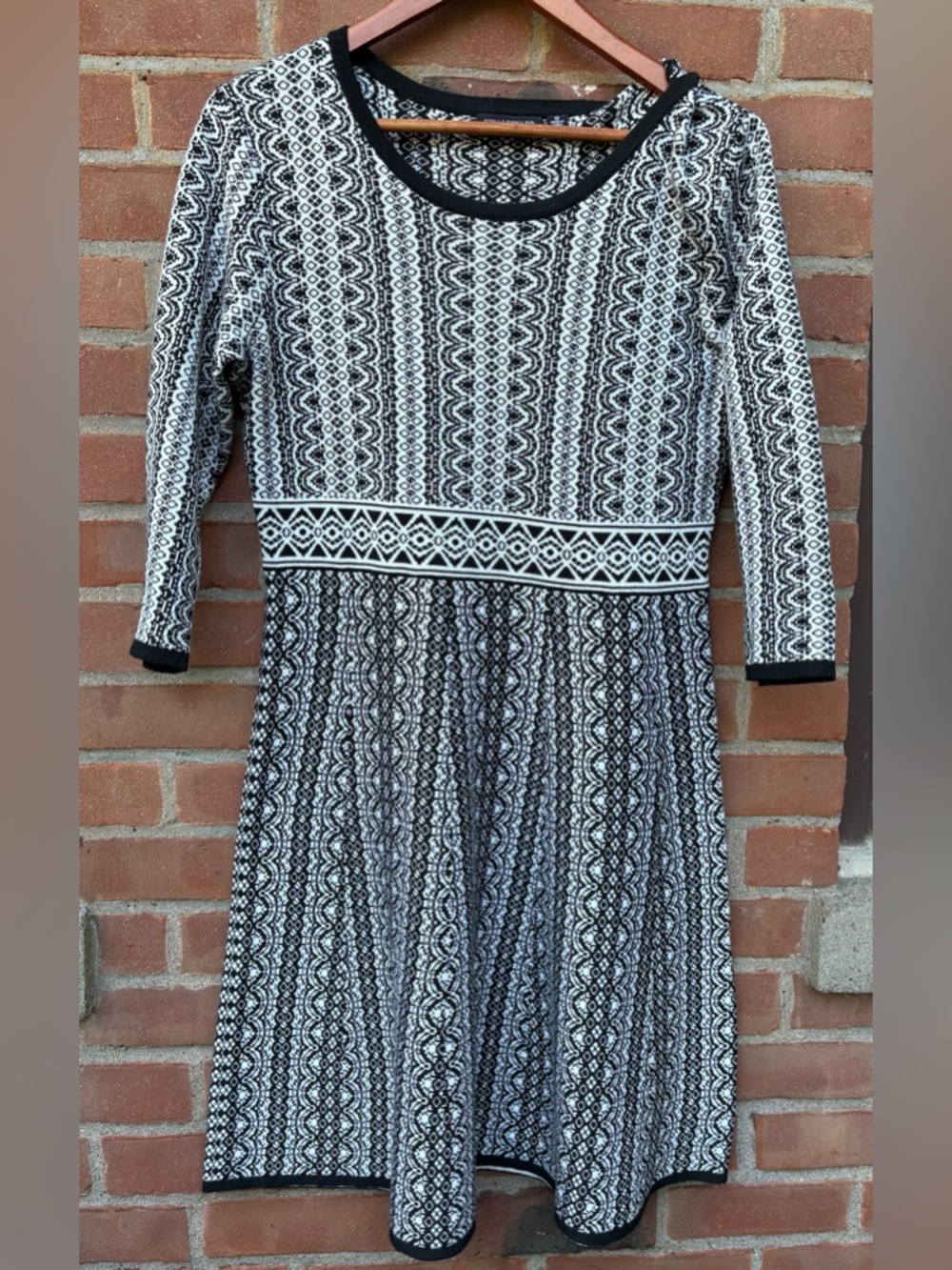 Nina Leonard Fit and Flare Sweater Dress Size M Black White Stretch